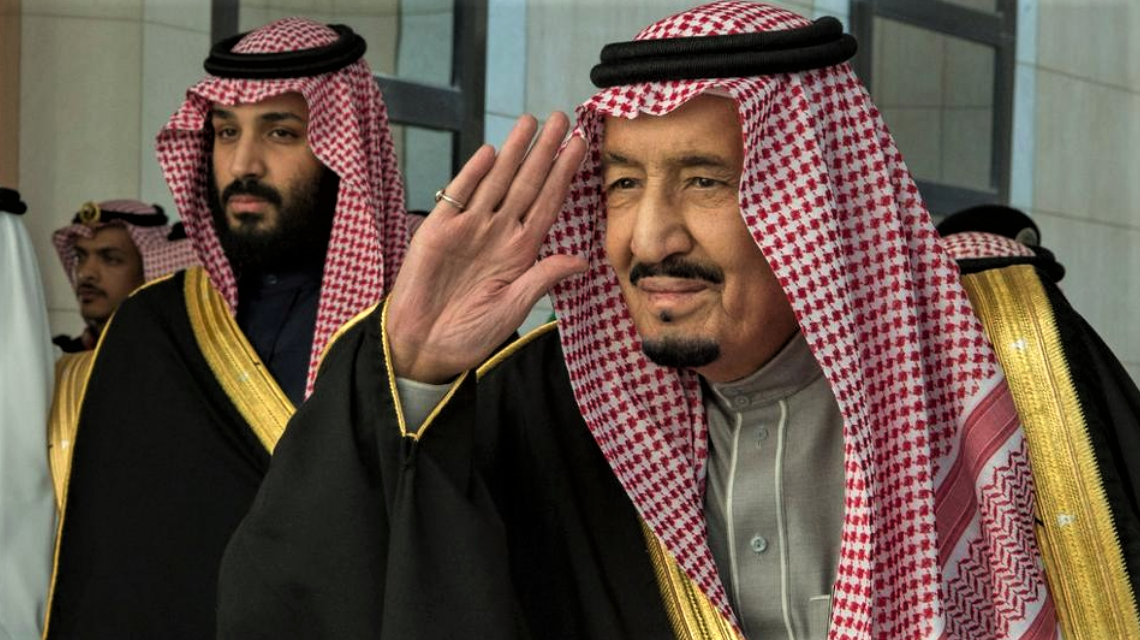 070319 MAIN Crown Prince Mohammed bin Salman standing behind his father King Salman bin Abdulaziz 1140x640 1