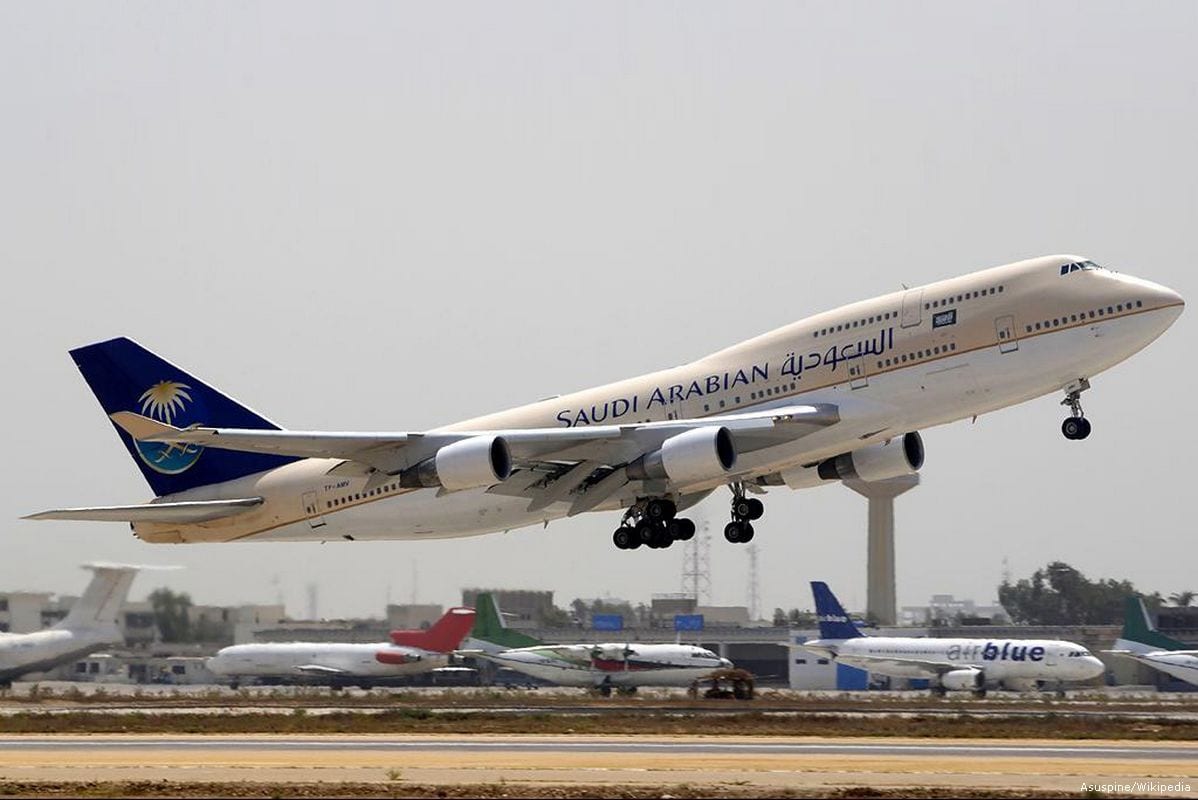 2010 4 6 Saudi airlinesSaudi Arabian Airlines Boeing 747 412