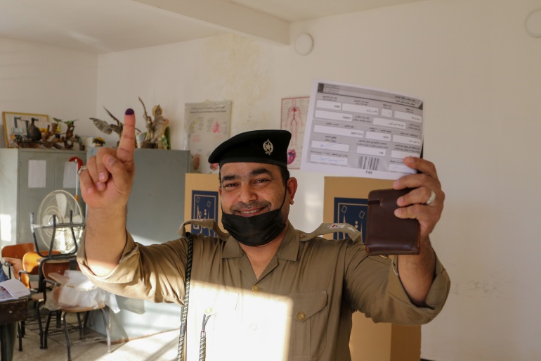 2021 10 08T045211Z 743131554 RC2G5Q9VBF3M RTRMADP 3 IRAQ ELECTION SPECIAL VOTING