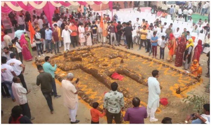 gurugram namaj govardhan puja 06.11.21 1 700x415 1