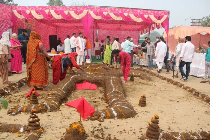 gurugram namaj govardhan puja 06.11.21 5 700x466 1