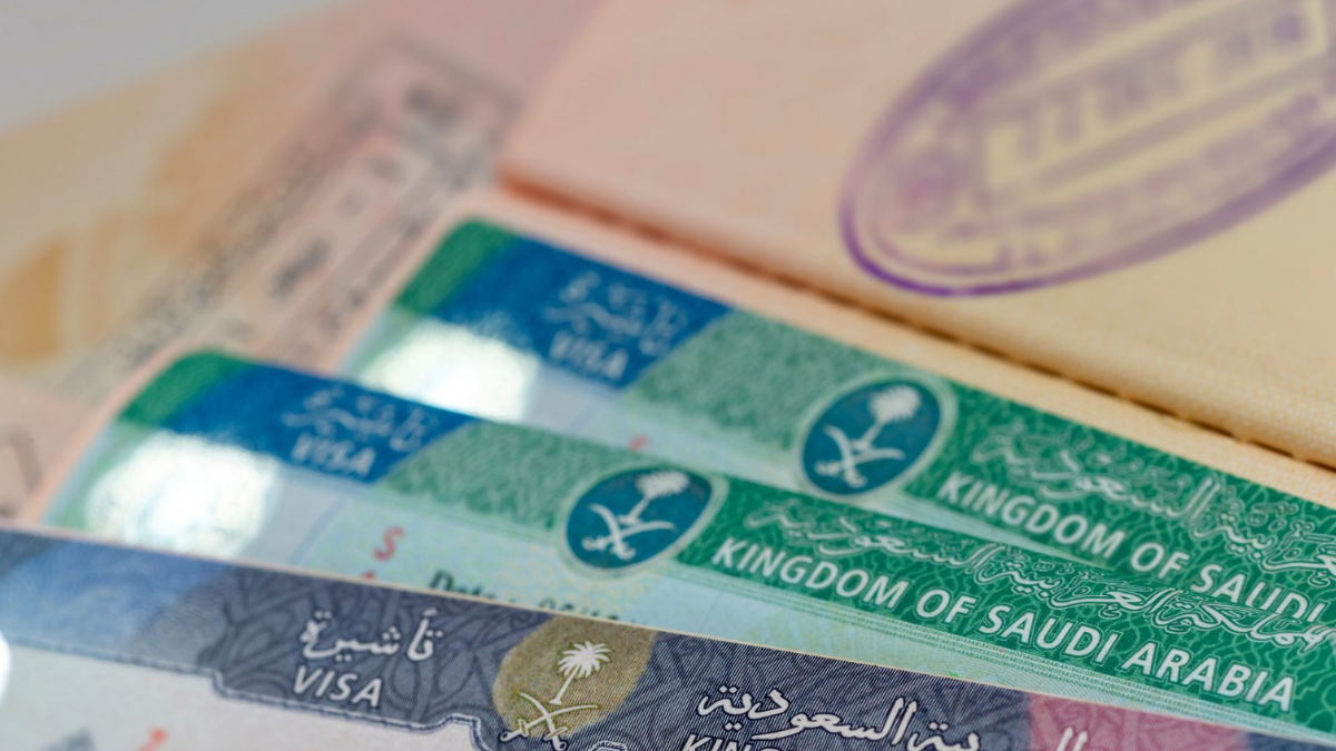 MOFA launches e Service to extend validity of Visit visas for expats from countries facing travel ban