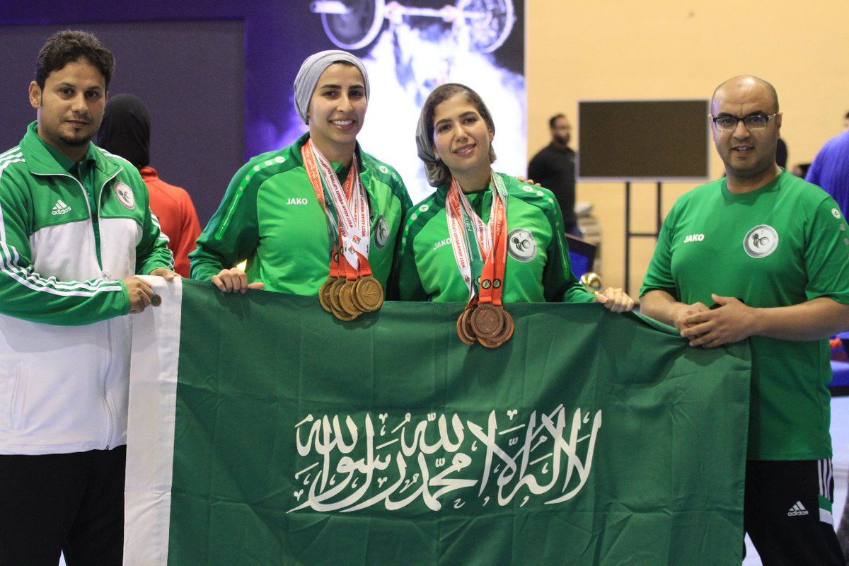 main saudi women lifitng