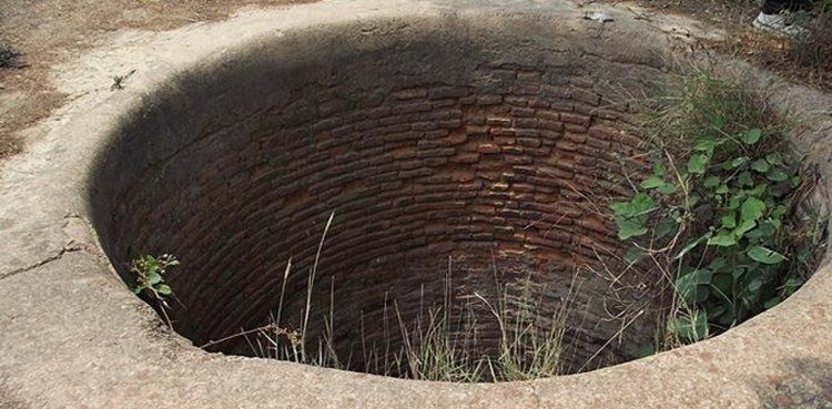 Death of a child in a dry well in Morocco